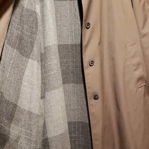 Coat - Picture 4 of 4